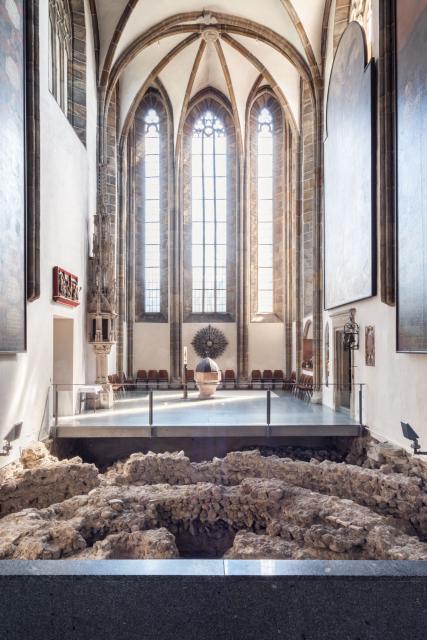 Blick in den Chor der Basilika St. Laurenz, Enns
