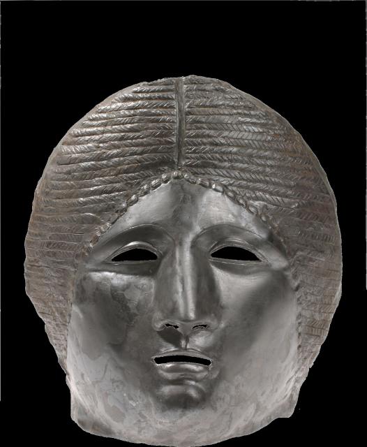 Maske eines weiblichen Gesichts