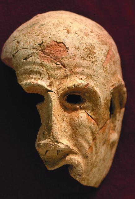 Lebensgroße Maske aus Terrakotta