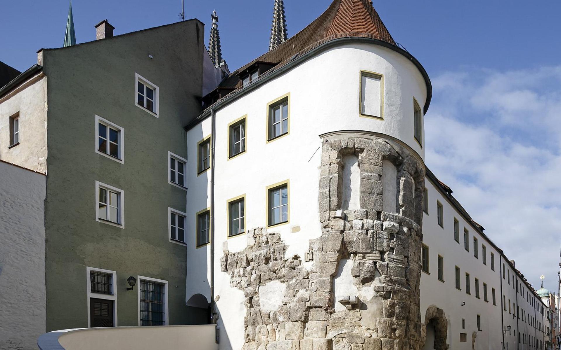 Ansicht des Torturmes vom Legionslager Regensburg