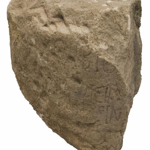 Fragment eines Meilensteines