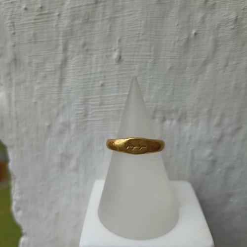 Goldener Fingerring